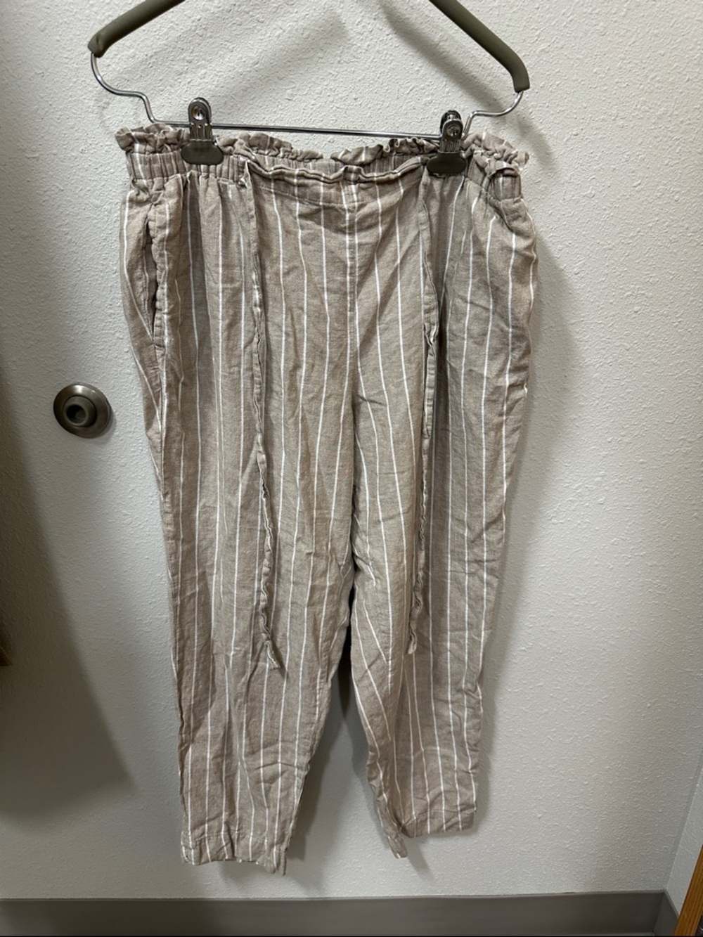 beachlunchlounge size largeBeige and White Striped Linen-Blend Drawstring Chinos